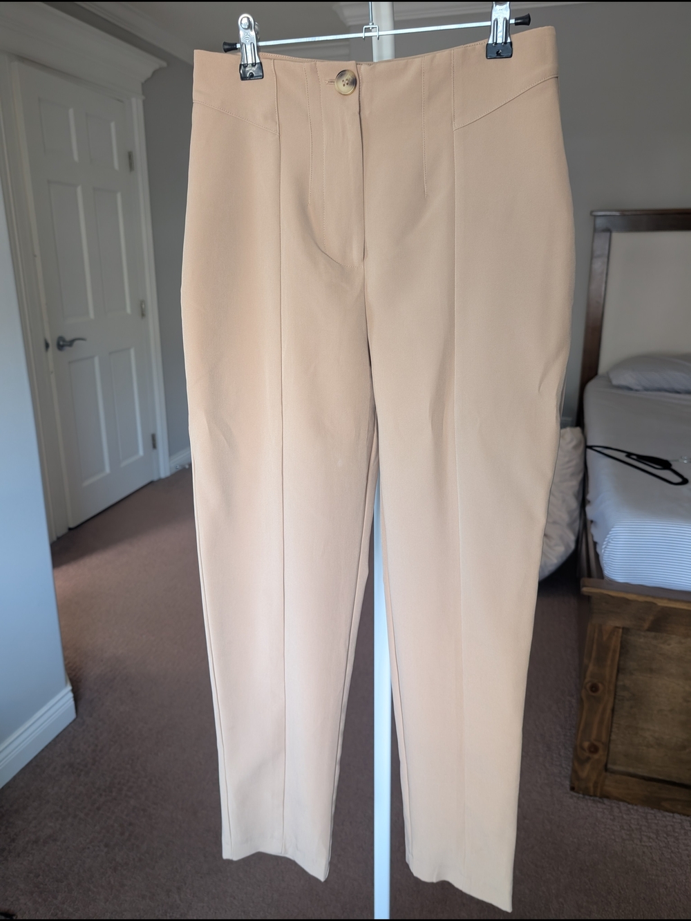 Women's Tailored Straight-Leg Pants in Beige